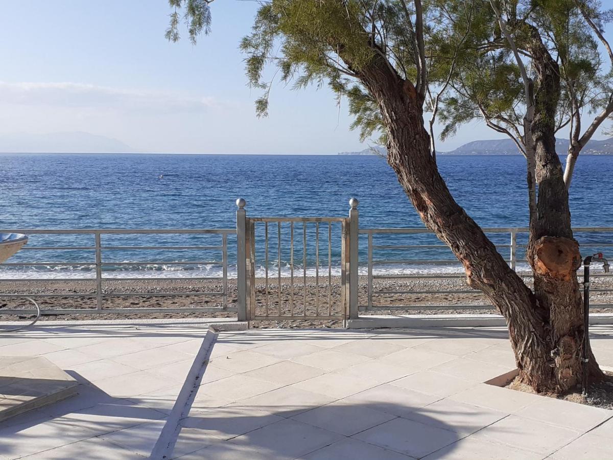 Villa Seabreeze Loutraki  Exterior photo