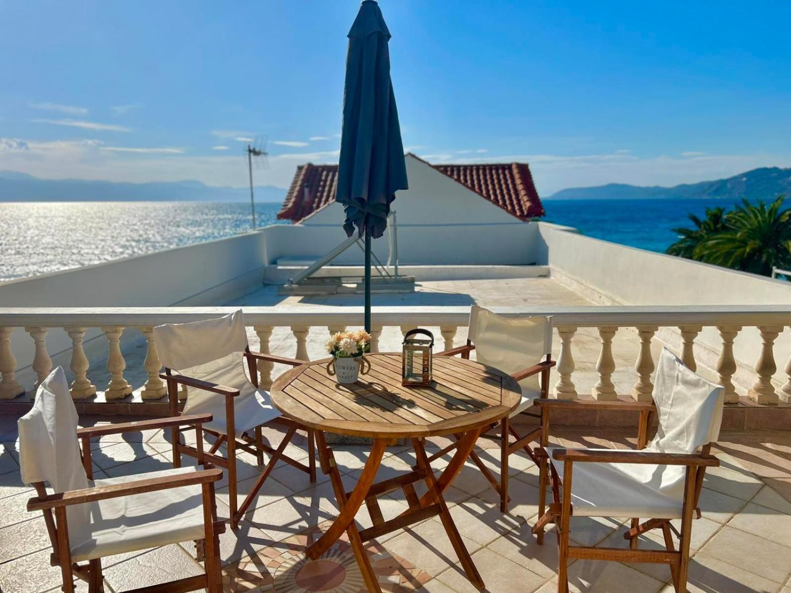 Villa Seabreeze Loutraki  Exterior photo